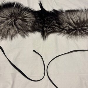 Gorgeous Natural Fox Tie Collar
